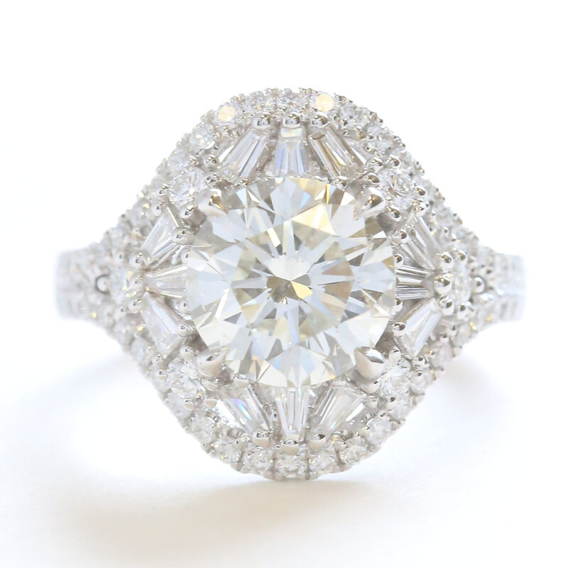 American Jewelry 18k White Gold 3.58ctw (2.55 I/SI2 Ctr) Round Diamond Vintage Style Baguette Accented Engagement Ring