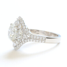 American Jewelry 18k White Gold 3.58ctw (2.55 I/SI2 Ctr) Round Diamond Vintage Style Baguette Accented Engagement Ring