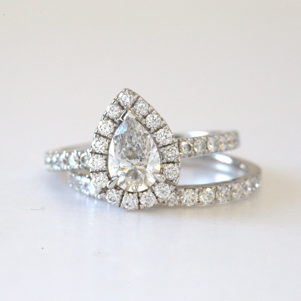 ESTATE 14k White Gold 1.75ctw (1ct H/SI1 Center) Pear Halo Diamond Engagement Ring with .30ctw Diamond Wedding Band