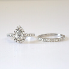ESTATE 14k White Gold 1.75ctw (1ct H/SI1 Center) Pear Halo Diamond Engagement Ring with .30ctw Diamond Wedding Band