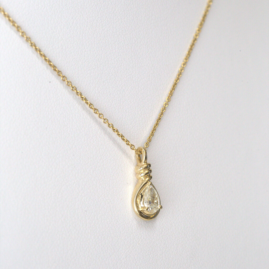 American Jewelry 14k Yellow Gold 0.32ct Pear Diamond Twisted Pendant Necklace (14"-18")