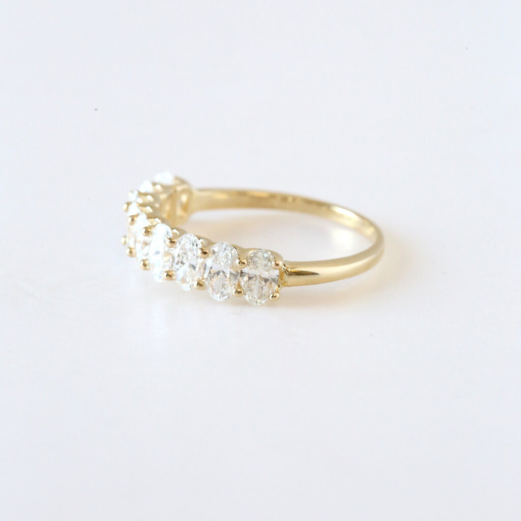 14k Yellow Gold 1.89ctw Lab Grown Oval Diamond Band (Size 8.25)
