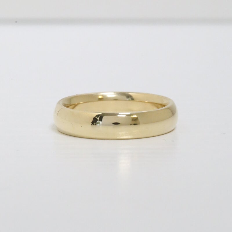 American Jewelry 14k Yellow Gold 5mm Comfort Fit Wedding Band (Size 9)