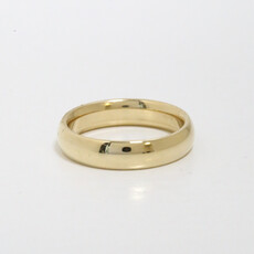American Jewelry 14k Yellow Gold 5mm Comfort Fit Wedding Band (Size 9)