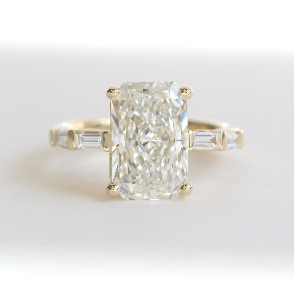 American Jewelry 14k Yellow Gold 5.85ctw (5.40 F/VS1 Lab IGI Ctr) Radiant Cut Diamond Solitaire Baguette Accented Engagement Ring