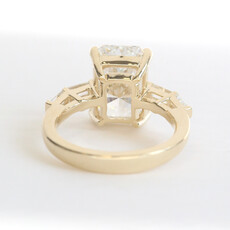 American Jewelry 14k Yellow Gold 5.85ctw (5.40 F/VS1 Lab IGI Ctr) Radiant Cut Diamond Solitaire Baguette Accented Engagement Ring