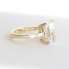 American Jewelry 14k Yellow Gold 5.85ctw (5.40 F/VS1 Lab IGI Ctr) Radiant Cut Diamond Solitaire Baguette Accented Engagement Ring