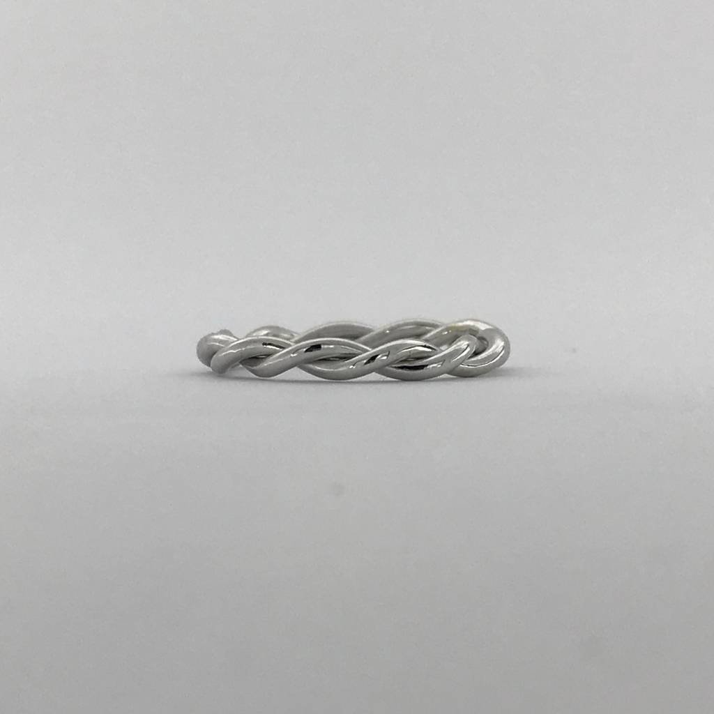 American Jewelry 14k White Gold Large Barely There Twisted Stackable Wedding Band (Size 6.5)