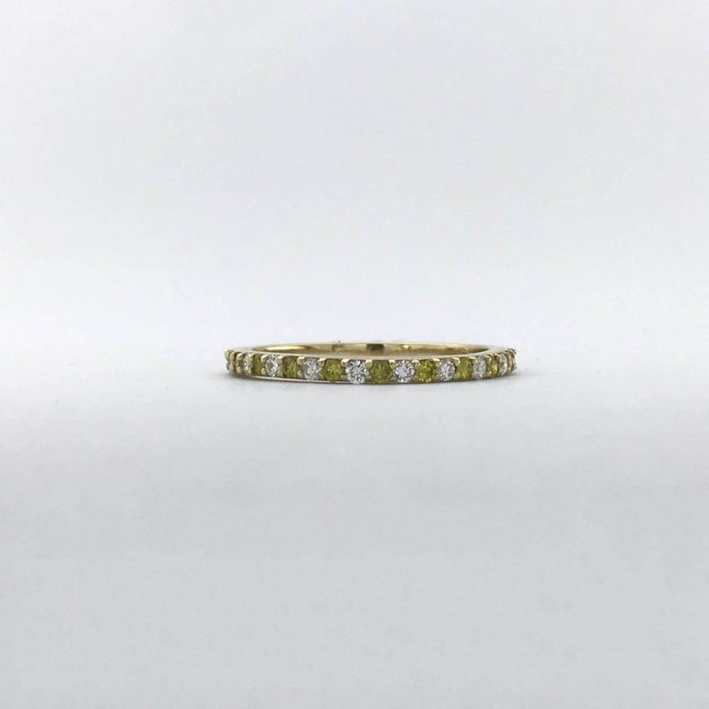 American Jewelry 14k Yellow Gold .32ctw White & Yellow Diamond Stackable Wedding Band Ring (Size 6)