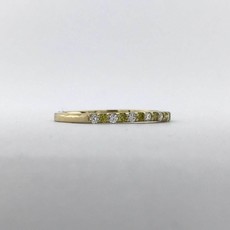 American Jewelry 14k Yellow Gold .32ctw White & Yellow Diamond Stackable Wedding Band Ring (Size 6)