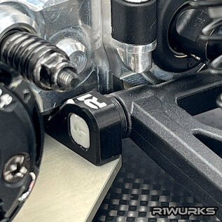 R1wurks R1-900057  R1Wurks RC10 B7 Arm Mount C, Aluminum, Black