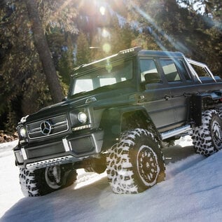 Traxxas TRA88296-4  Black TRX-6 Mercedes-Benz G 63 AMG 6X6 Clipless