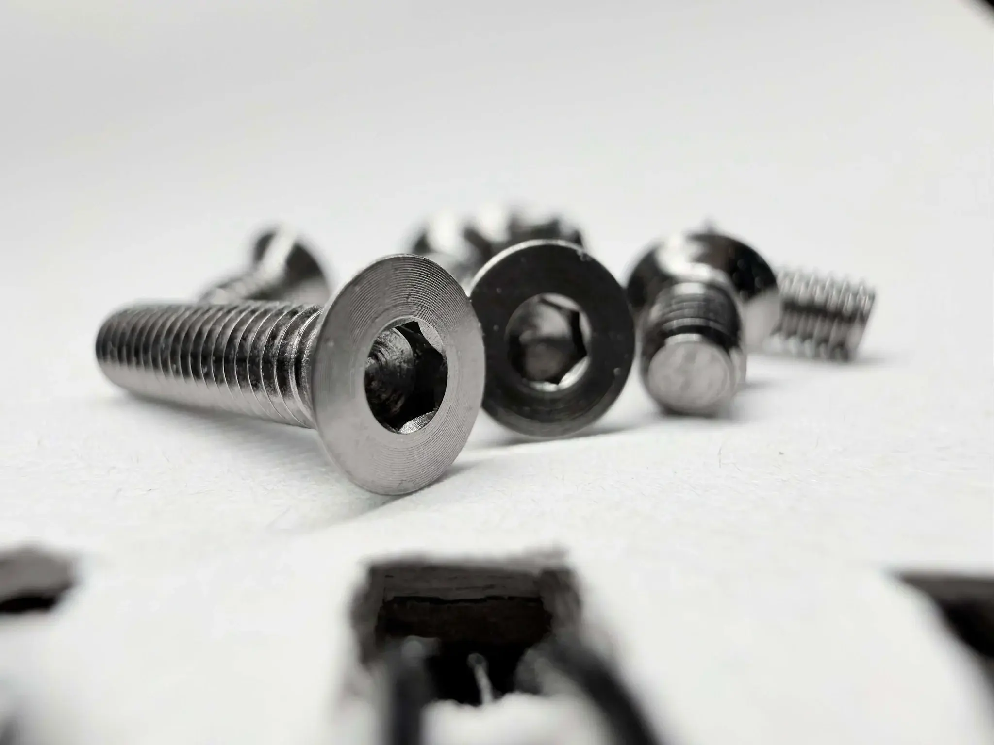 WEiRC XRAY X4 2026 1.2mmスチールシャーシ+専用ビスセット WEiRC XRAY X4 2026 1.2mmスチールシャーシ+専用ビスセット WEiRC XRAY