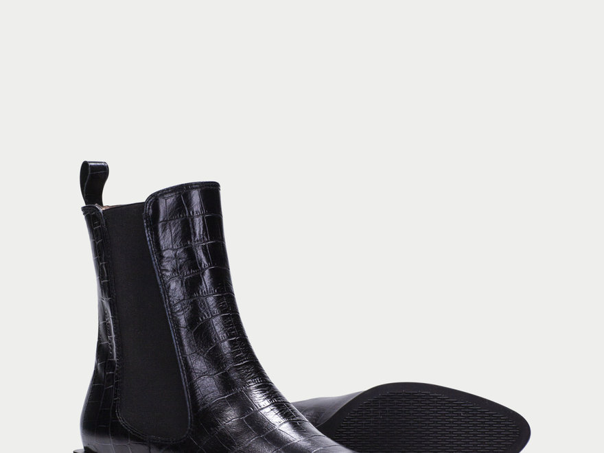 flora soft look boots