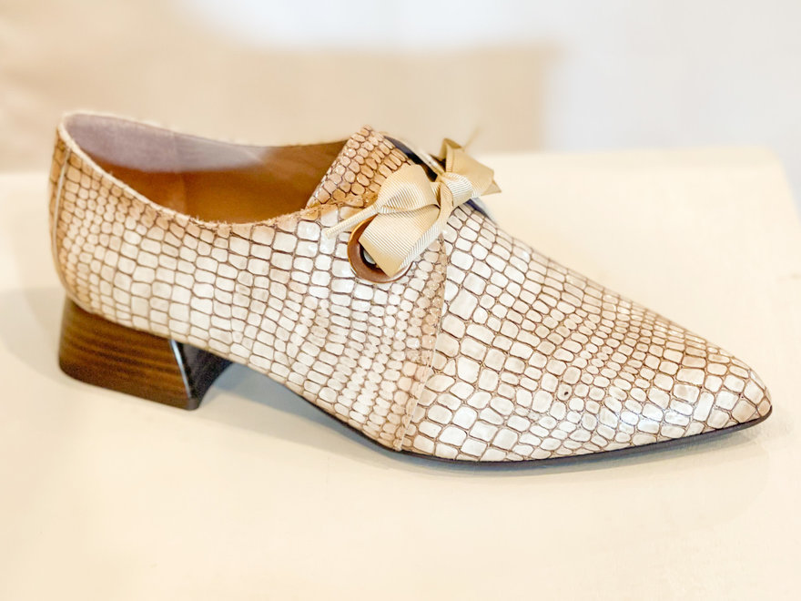 Home Strut Footwear & Apparel, Kelowna BC Strut Footwear & Apparel