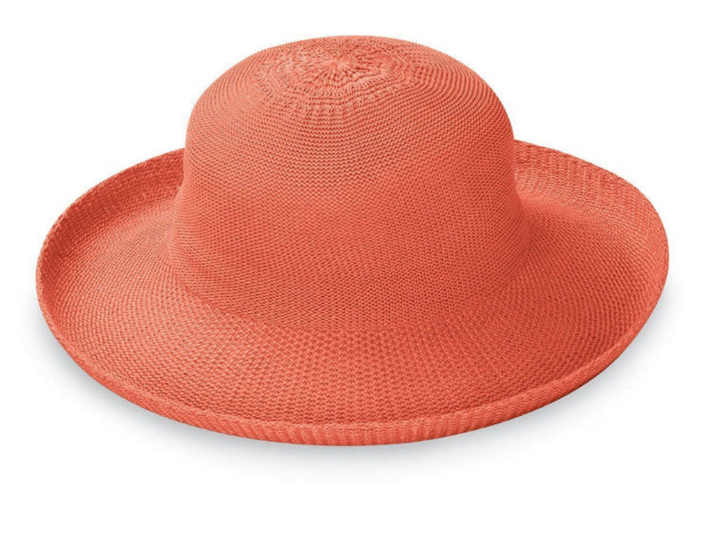 Victoria - colorful hat
