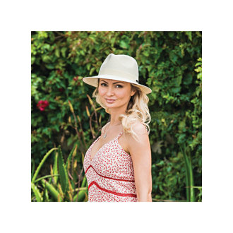 Caroline Wallaroo hat