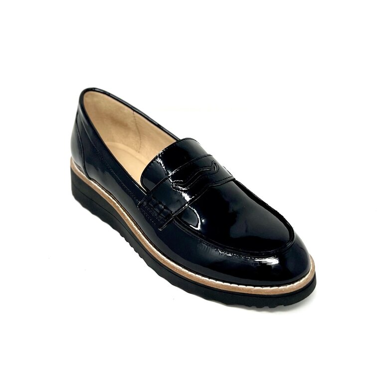 Oley patent loafer
