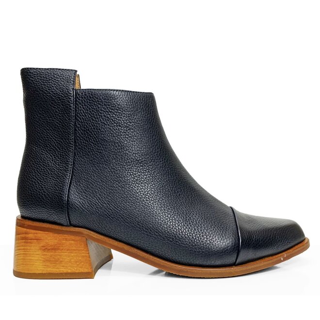 Bresley footwear sales
