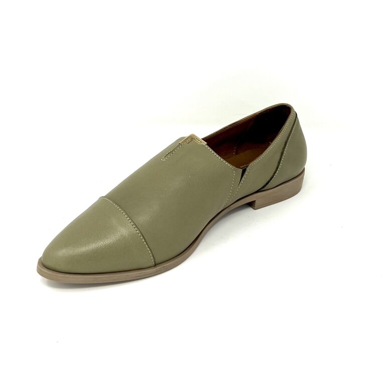 Bueno Billie slip-on shoe