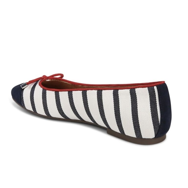 Vionic Klara ballet flat