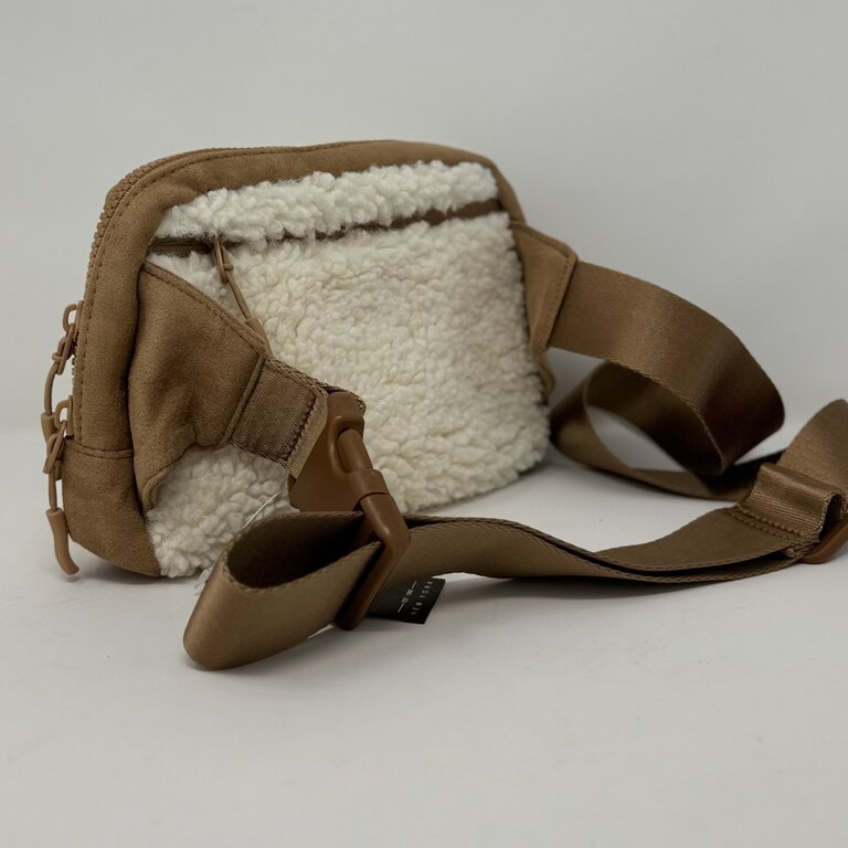 Sherpa & suede fanny
