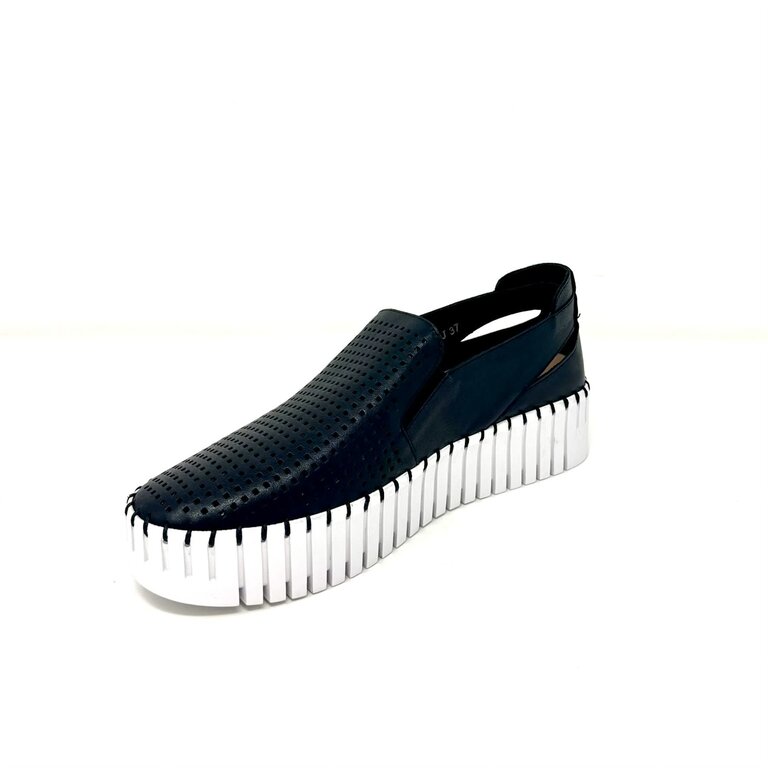 Bartas perf sneaker