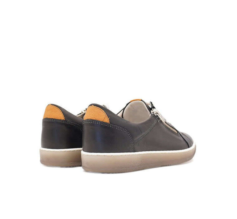 Dorking Karen sneaker