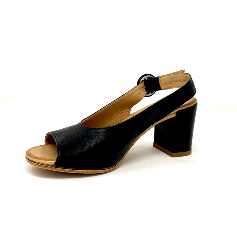 Bueno Novah slingback