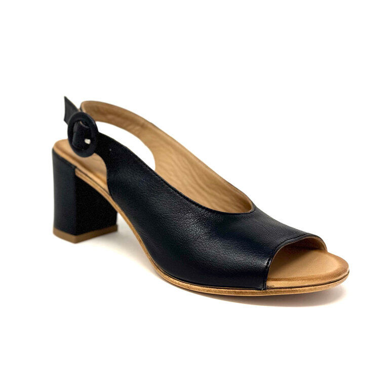 Bueno Novah slingback