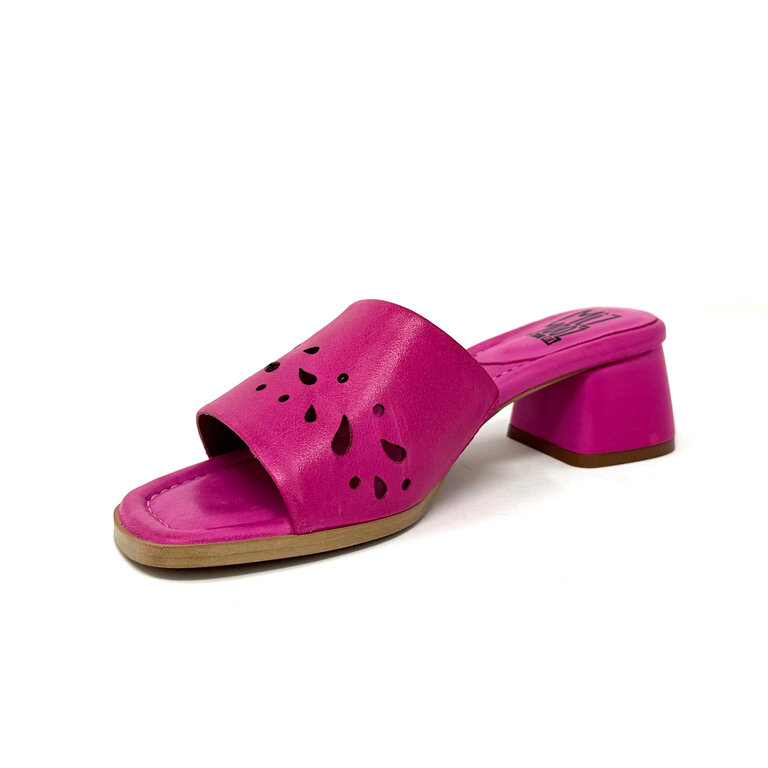 Miz Mooz Oriana slide