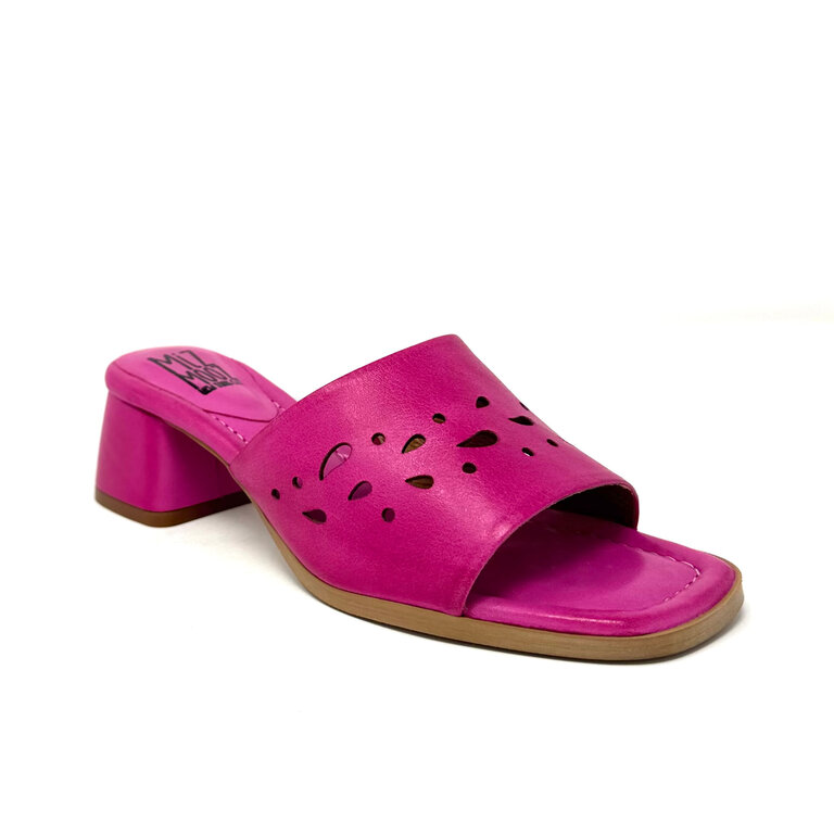 Miz Mooz Oriana slide