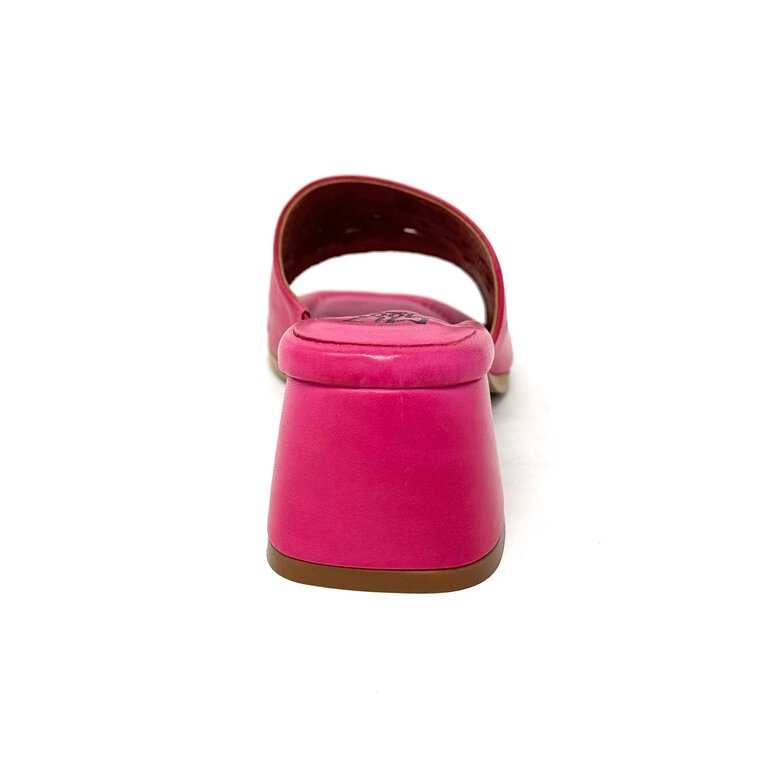 Miz Mooz Oriana slide