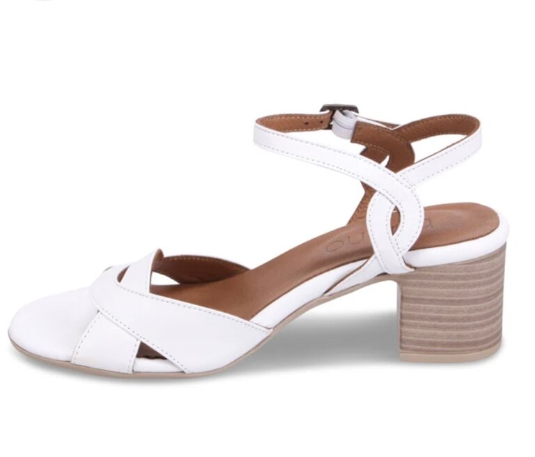 Bueno Roman strappy sandal
