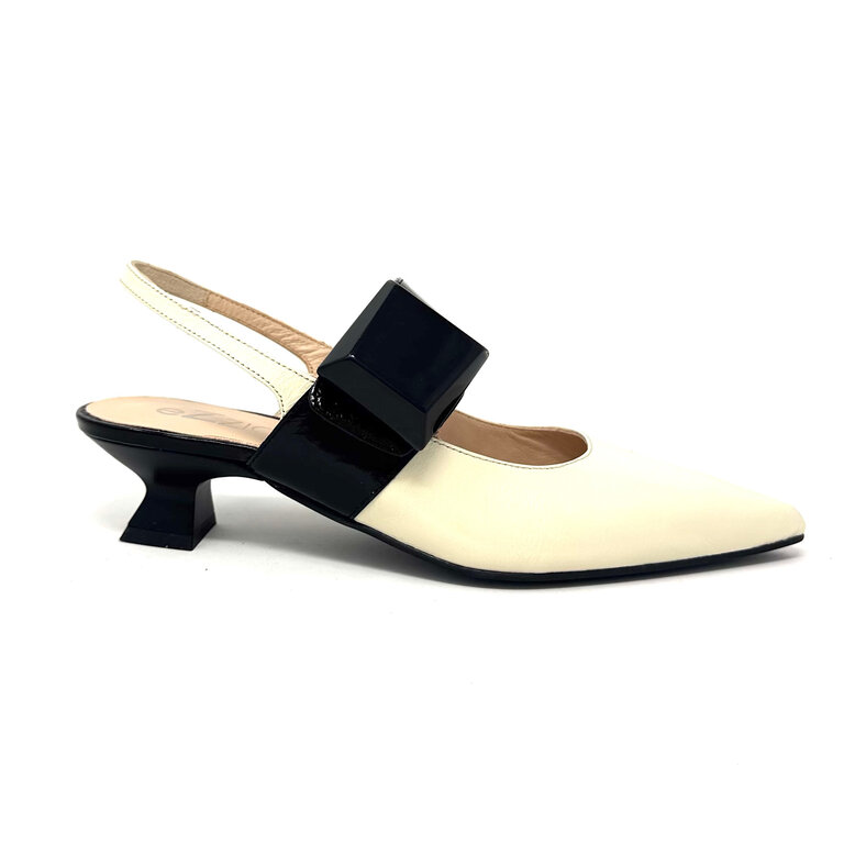 Ezzio Ezzio kitten heel