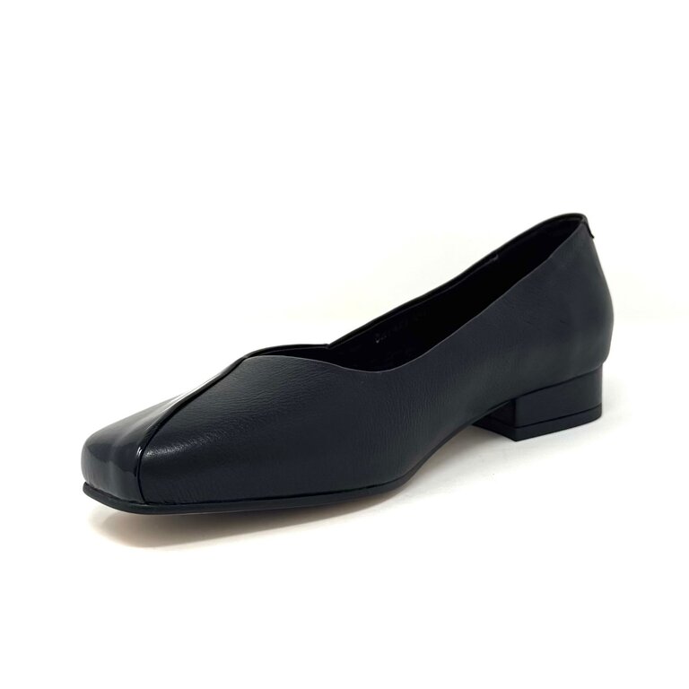 Django & Juliette Bavari slip-on