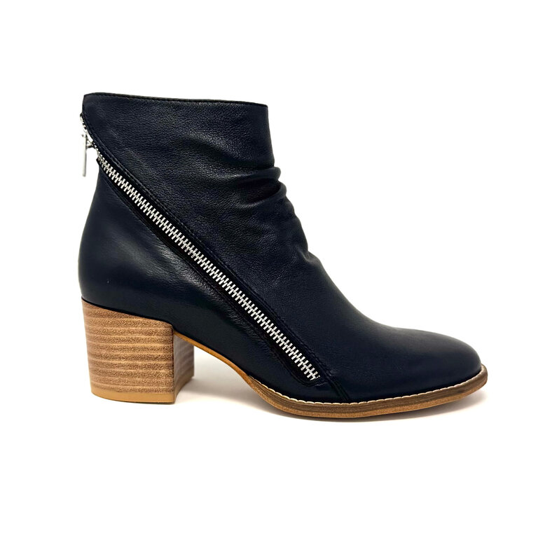 Django & Juliette Melech boot