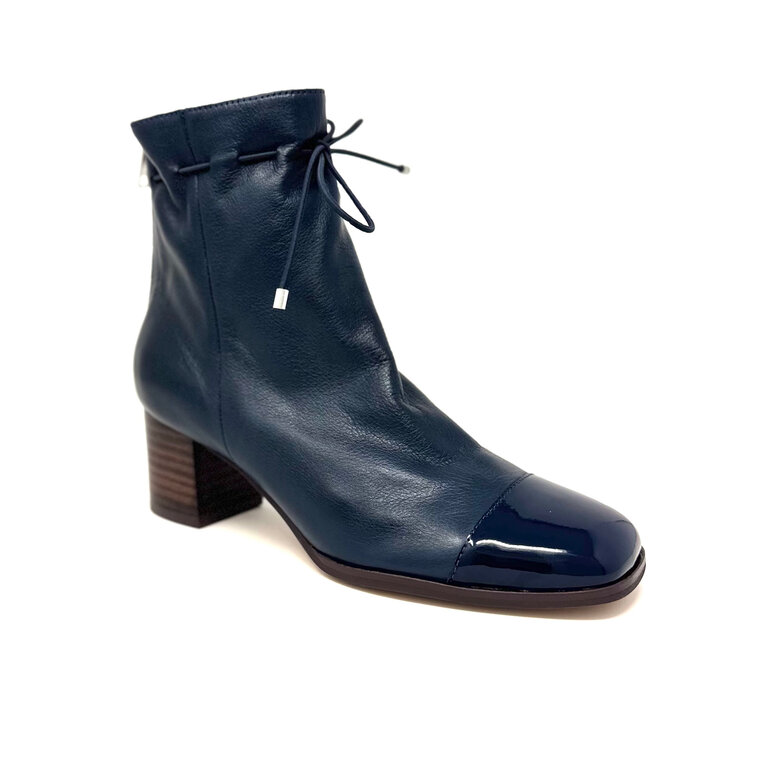 Django & Juliette Valina boot