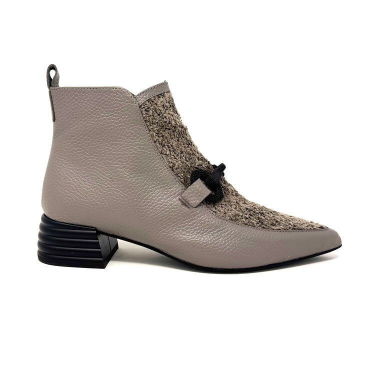 Ezzio Ezzio ankle boot