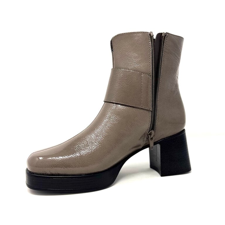 Piesanto boot w/buckle