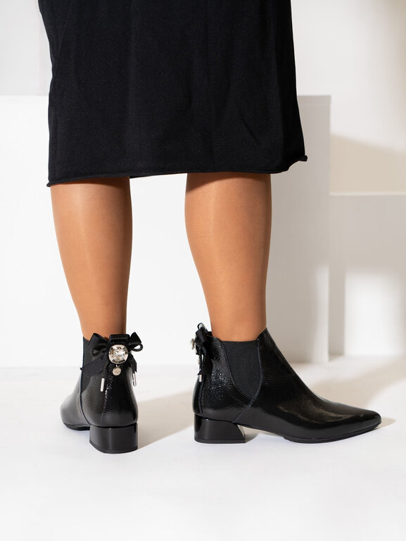 MLV Lidia Chelsea w/bow