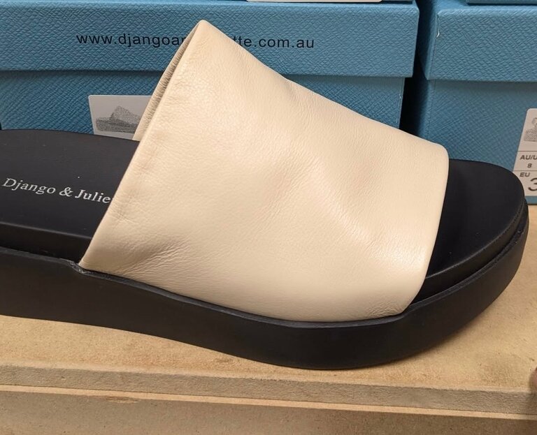 Django & Juliette Soffia slide