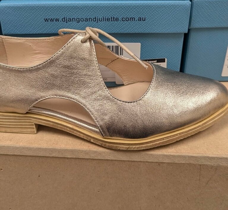 Django & Juliette Keeria cut-out shoe