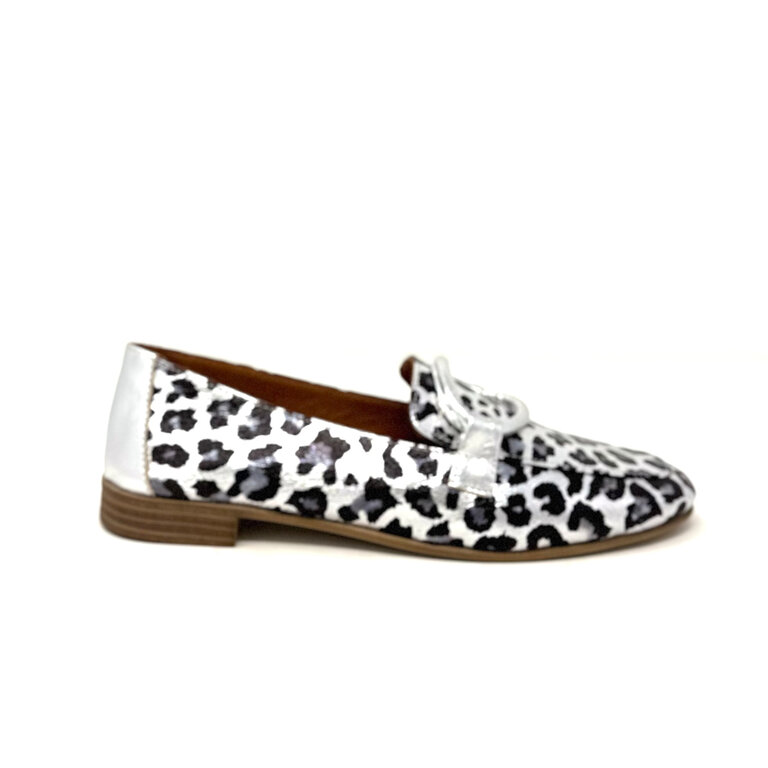 Roamers Melody leopard loafer
