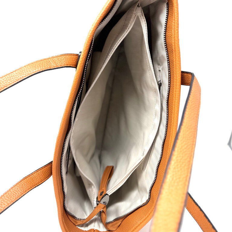 miss caprice Burberry plaid tote