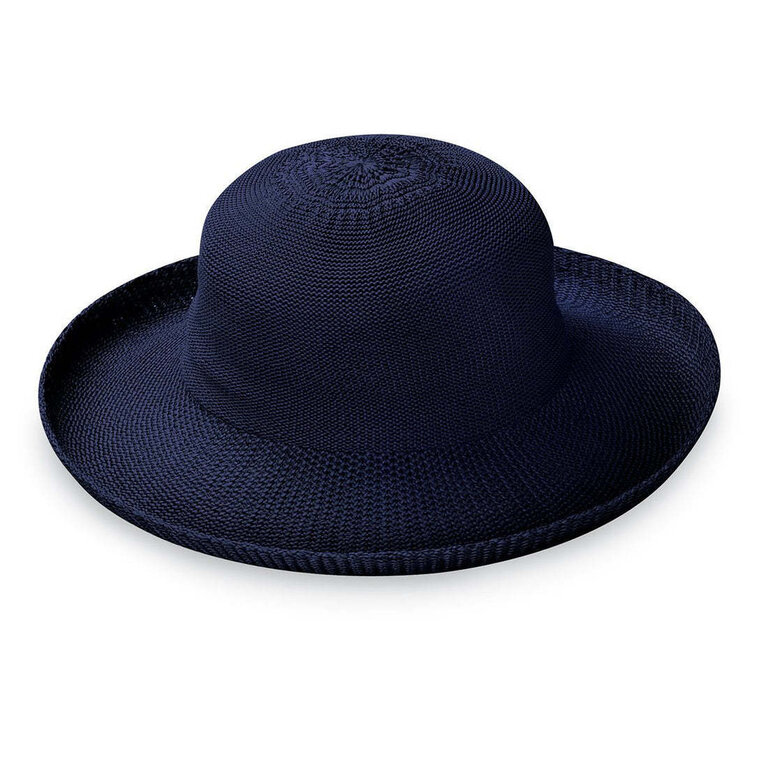 Victoria - colorful hat