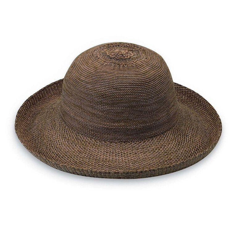 Victoria - colorful hat