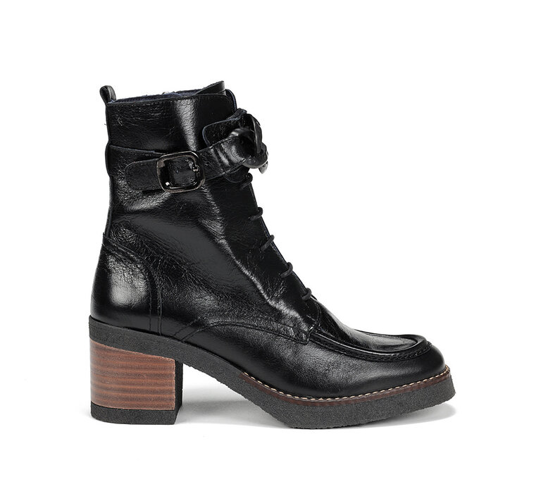 Dorking Oprah boot