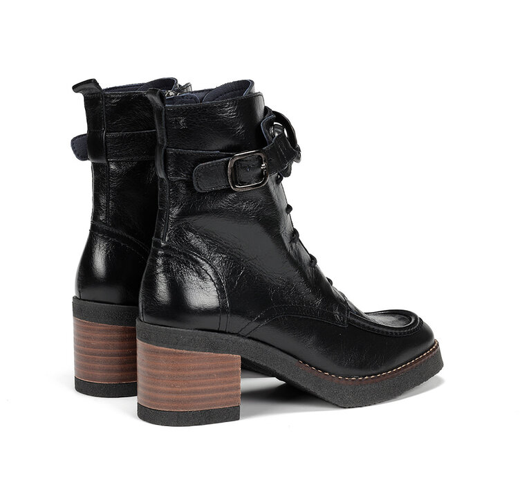 Dorking Oprah boot