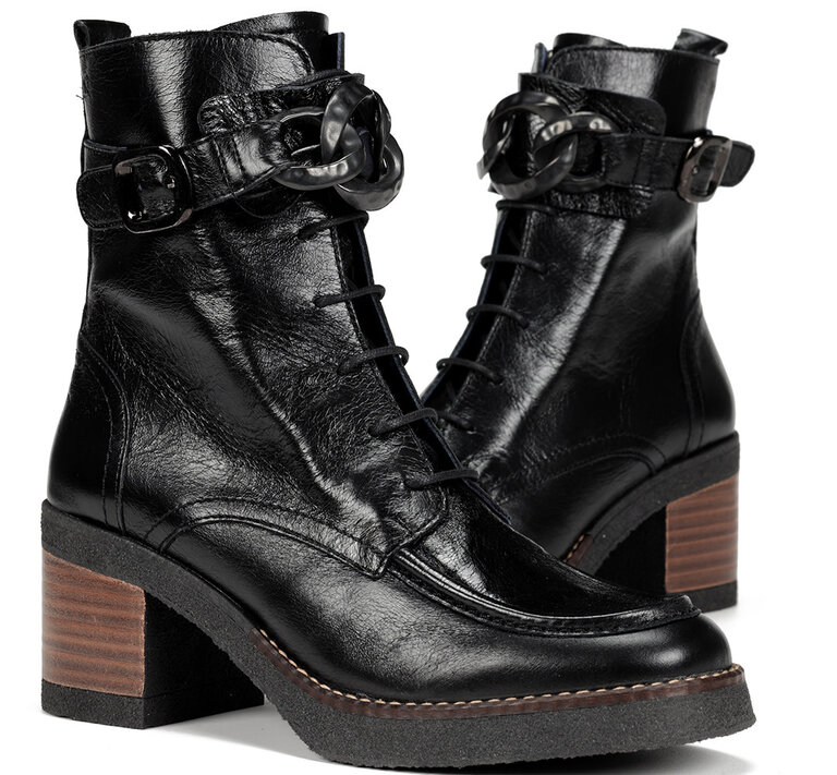 Dorking Oprah boot